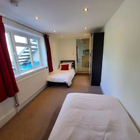 Central Windsor 2 Bedroom Flat With Free Parking Extérieur photo