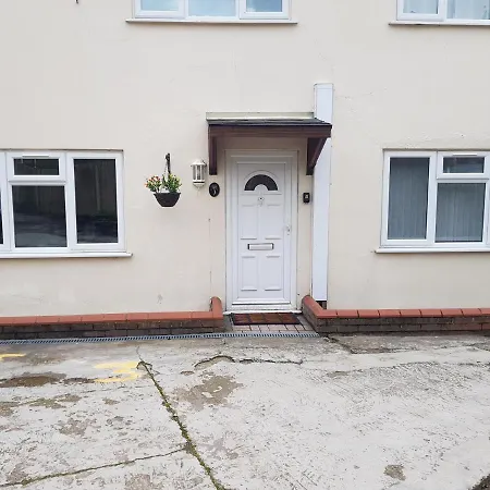 Central Windsor 2 Bedroom Flat With Free Parking Extérieur photo