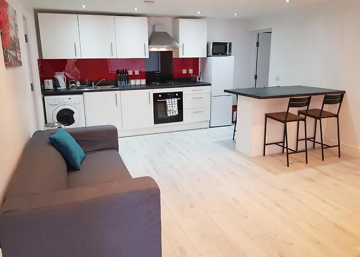 Central Windsor 2 Bedroom Flat With Free Parking